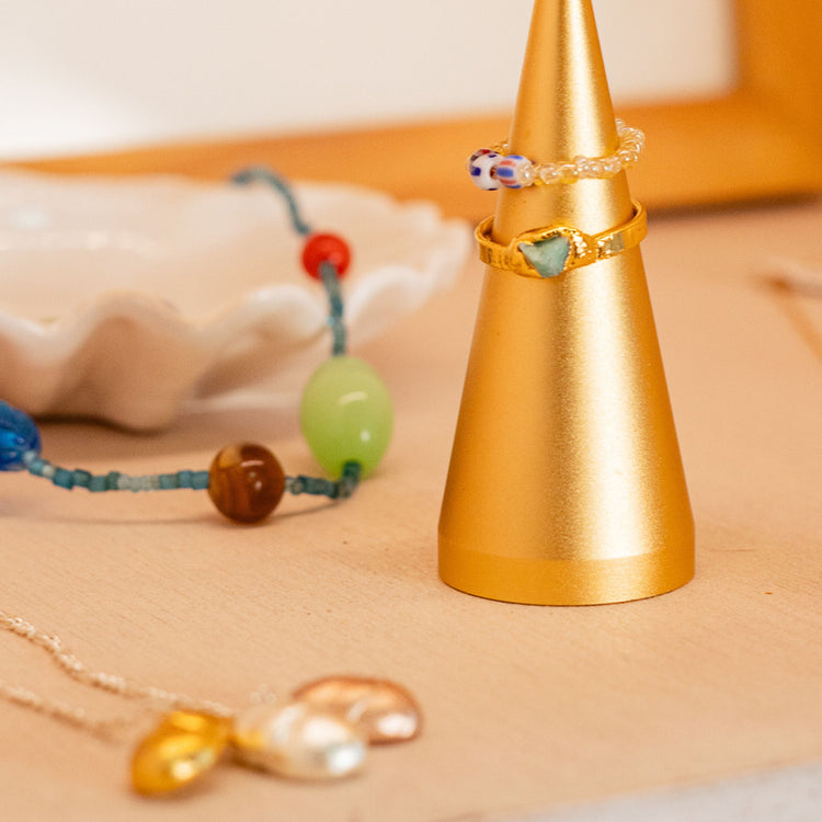 Accesorios artesanales, joyería colombiana y auténtica, moda slow fashion.