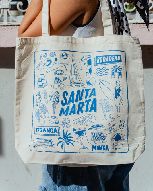 Tote bags estampados con diseños auténticos de Casa Triada, Santa Marta y el Caribe.