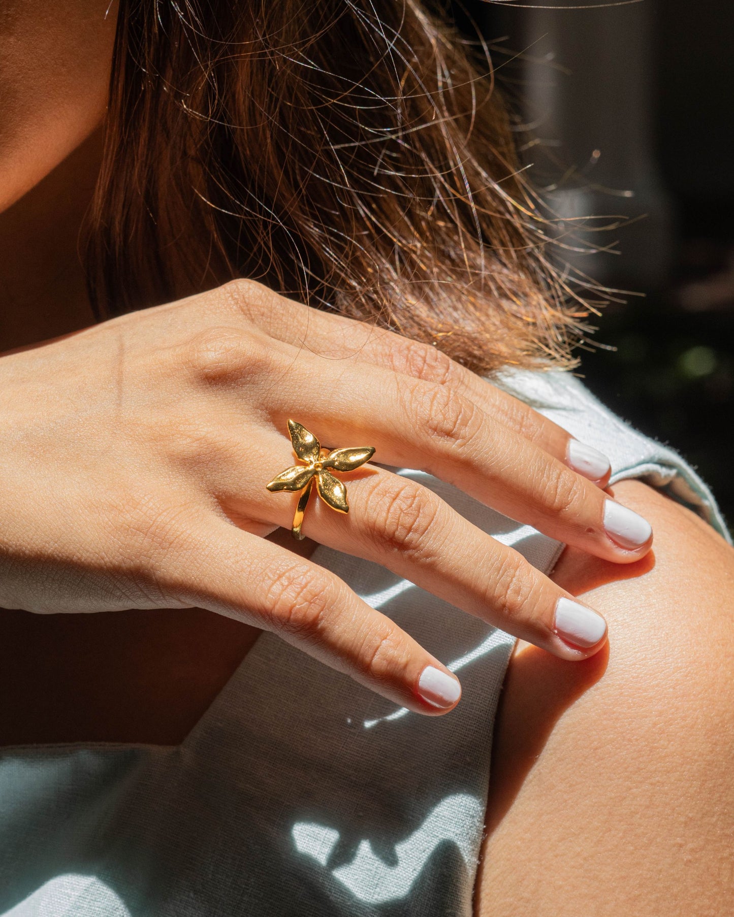 Anillos de ixora con baño en oro de 24 quilates color dorado.