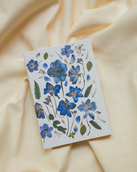 Cuaderno Ecológico con print de flores azules colombianas.