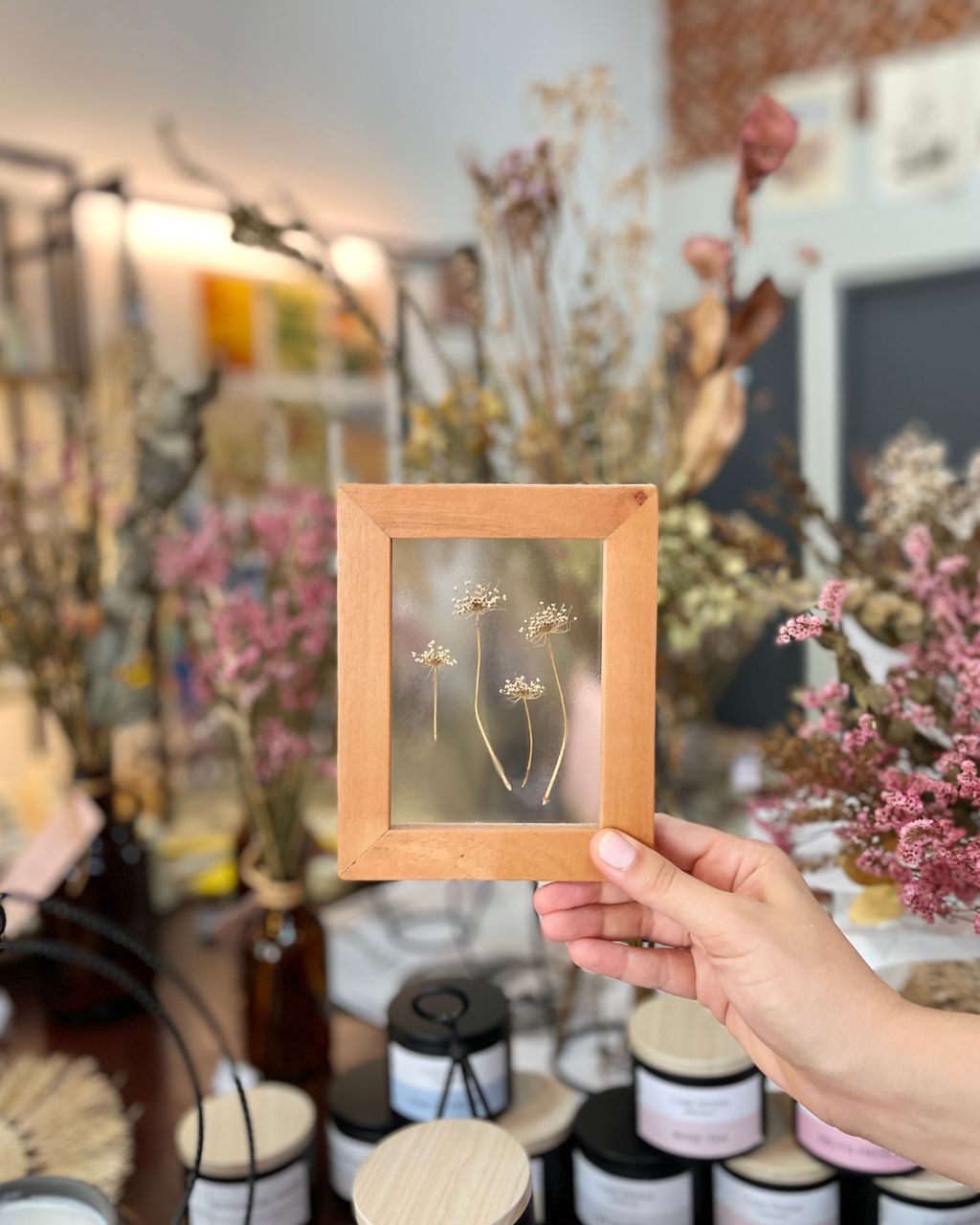 Cuadro de flores entre vidrios mini lazo de nube