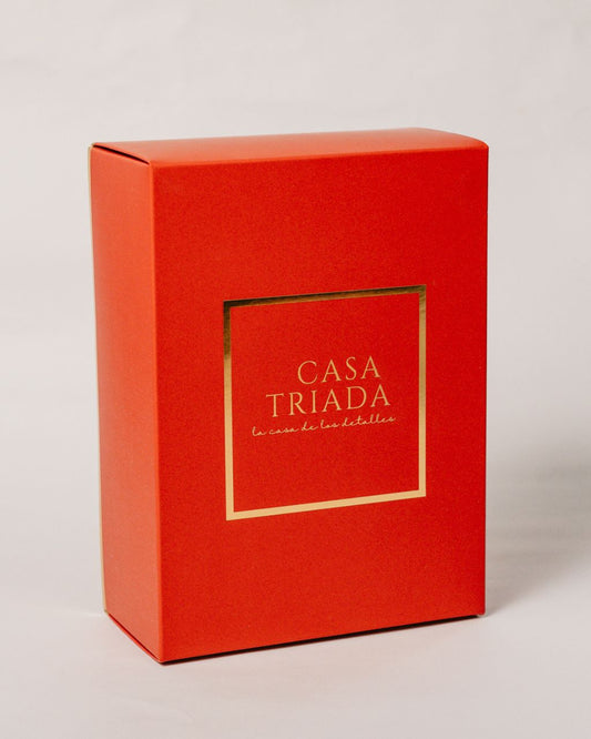 Caja de regalo color roja.