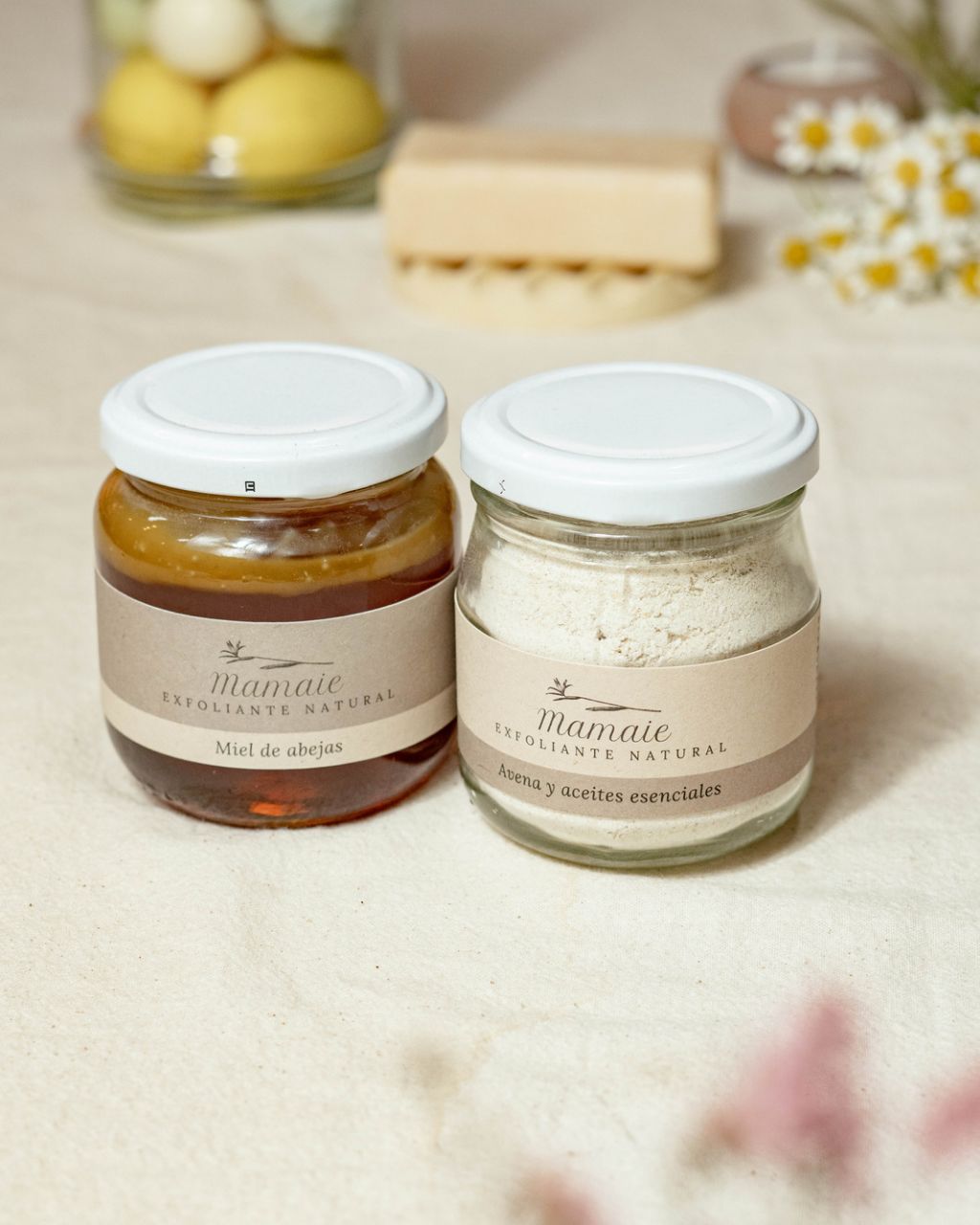 Exfoliante natural para remover las impurezas y masajear la cara, cuello y manos.