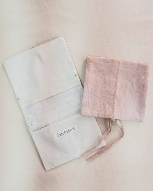 Neceser multiuso hecho artesanalmente con fibras y tintes naturales.