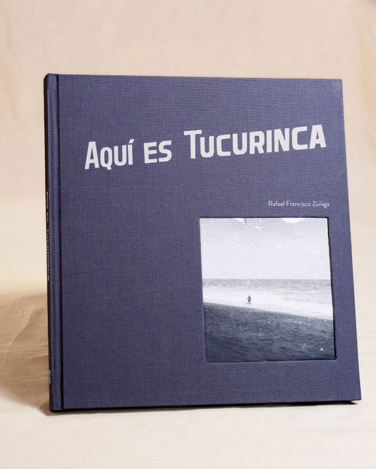 Un símbolo de autenticidad y belleza cultural que te invita a explorar sus páginas.