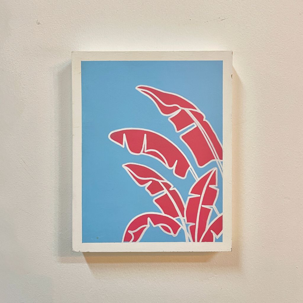 Arte con la técnica de línea clara que ilustra hoja de plátano rosado sobre color cielo.
