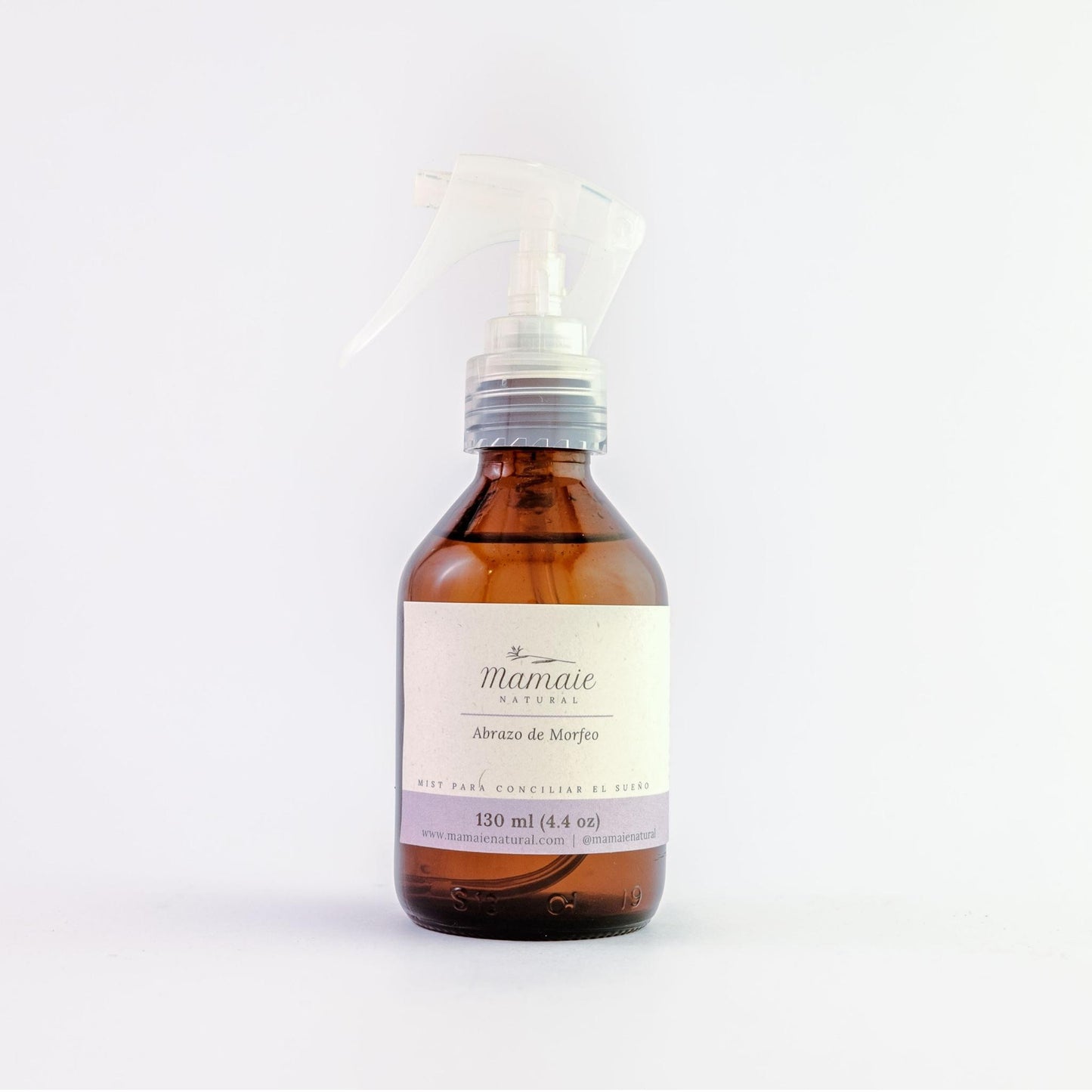 Mist con aceites esenciales naturales para acompañar rutinas para conciliar el sueño