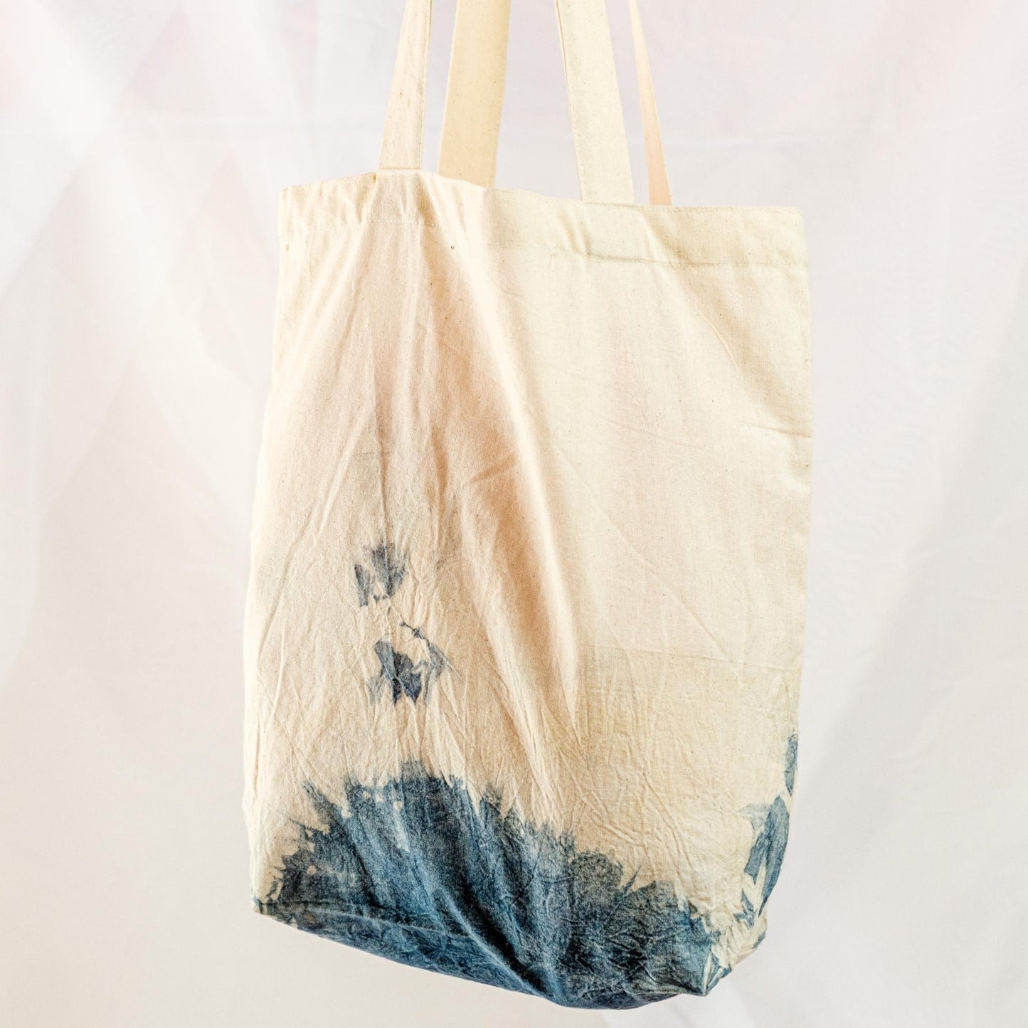 Tote bag sostenible teñida a mano en colombia con índigo orgánico tamaño shopper