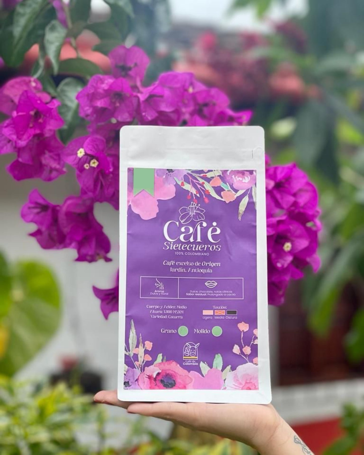 Café Sietecueros de 230 gramos cultivado por mujeres caficultoras de antioquia, Colombia