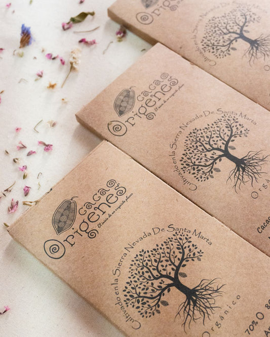 Barras de cacao de la Sierra Nevada de Santa Marta de 60% de concentración, endulzados con panela y stevia.