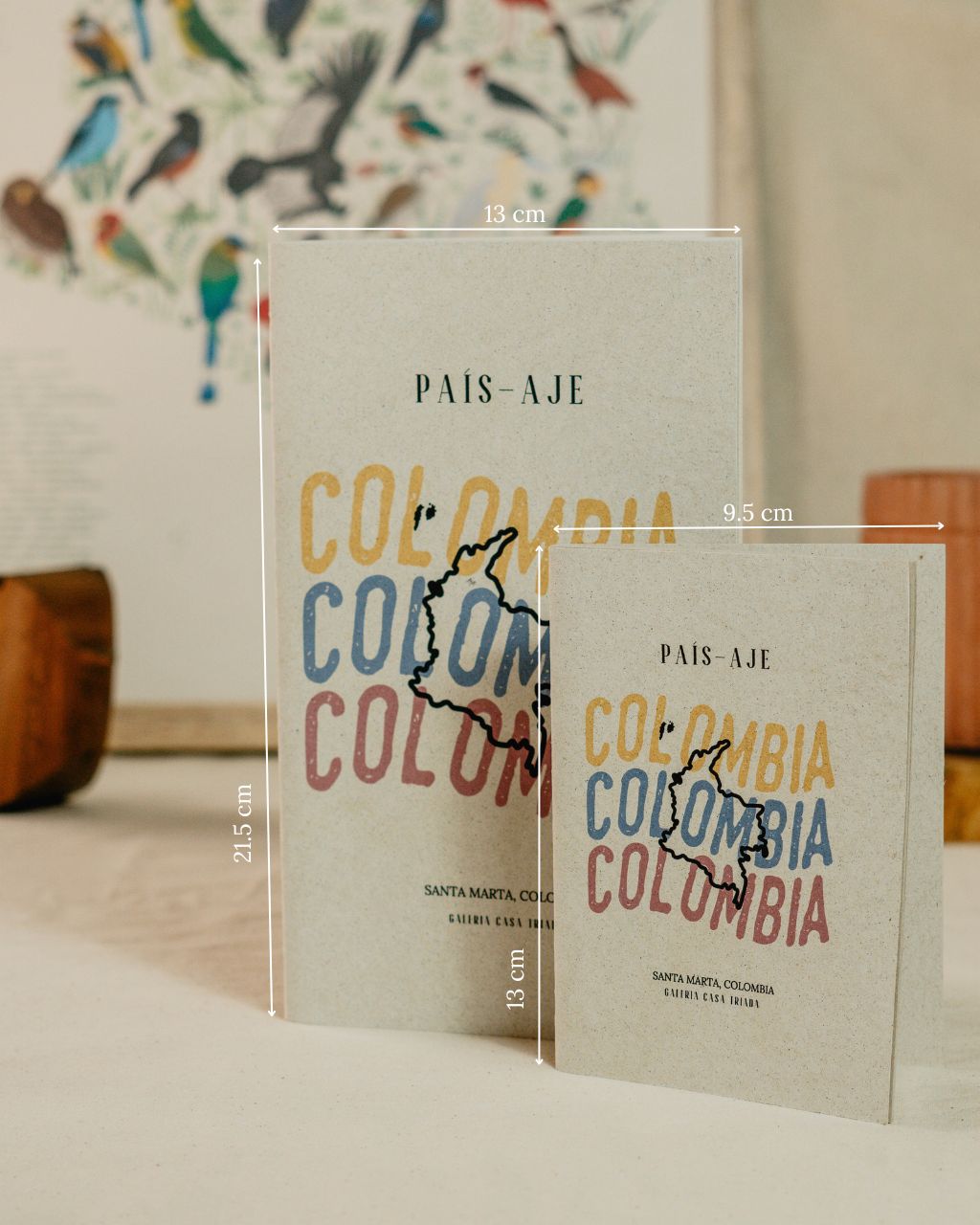 Cuaderno Ecológico con una ilustración del mapa de Colombia.
