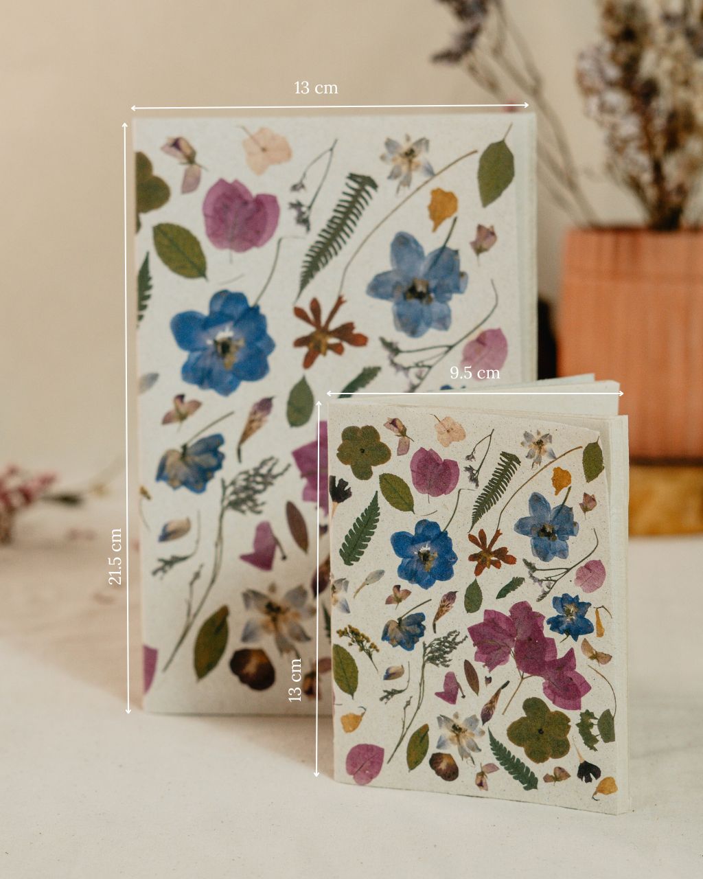 Cuaderno Ecológico con una ilustración de un print floral.