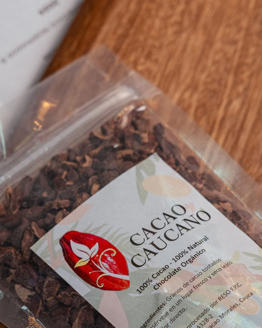 Nibs de Cacao 100% orgánico, proveniente del Cauca.