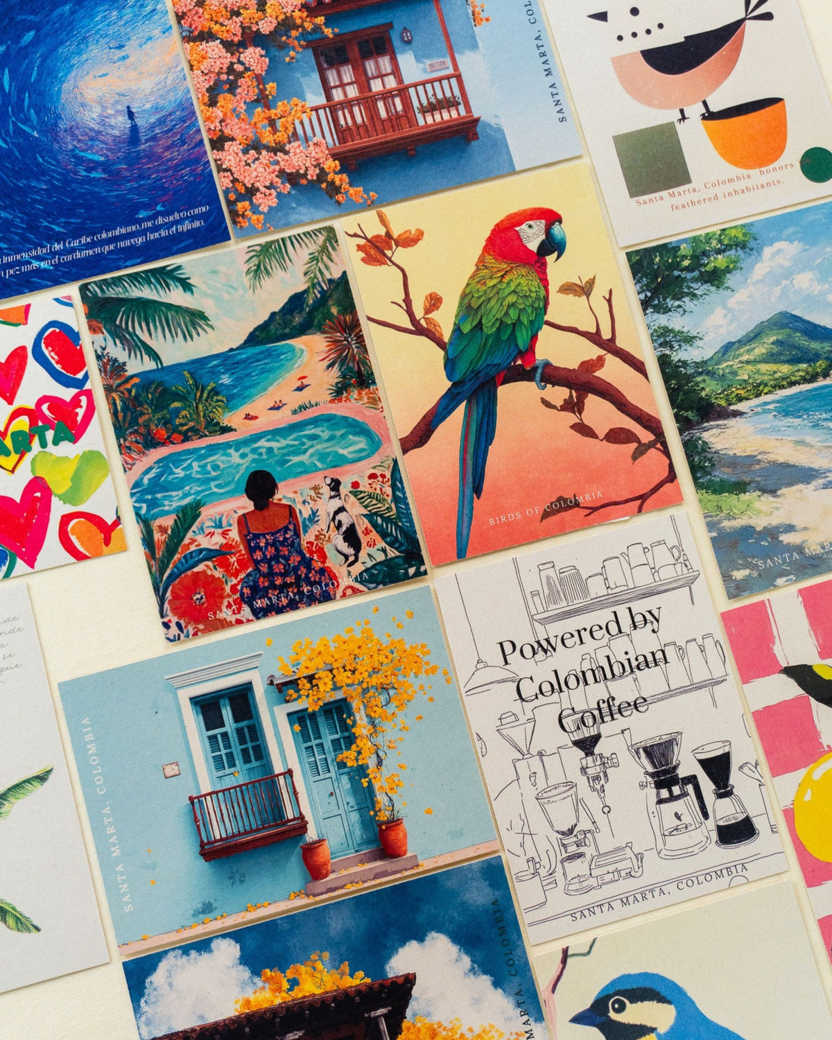 Postal de Casa Triada con ilustraciones de identidad para acompañar un regalo con un mensaje
