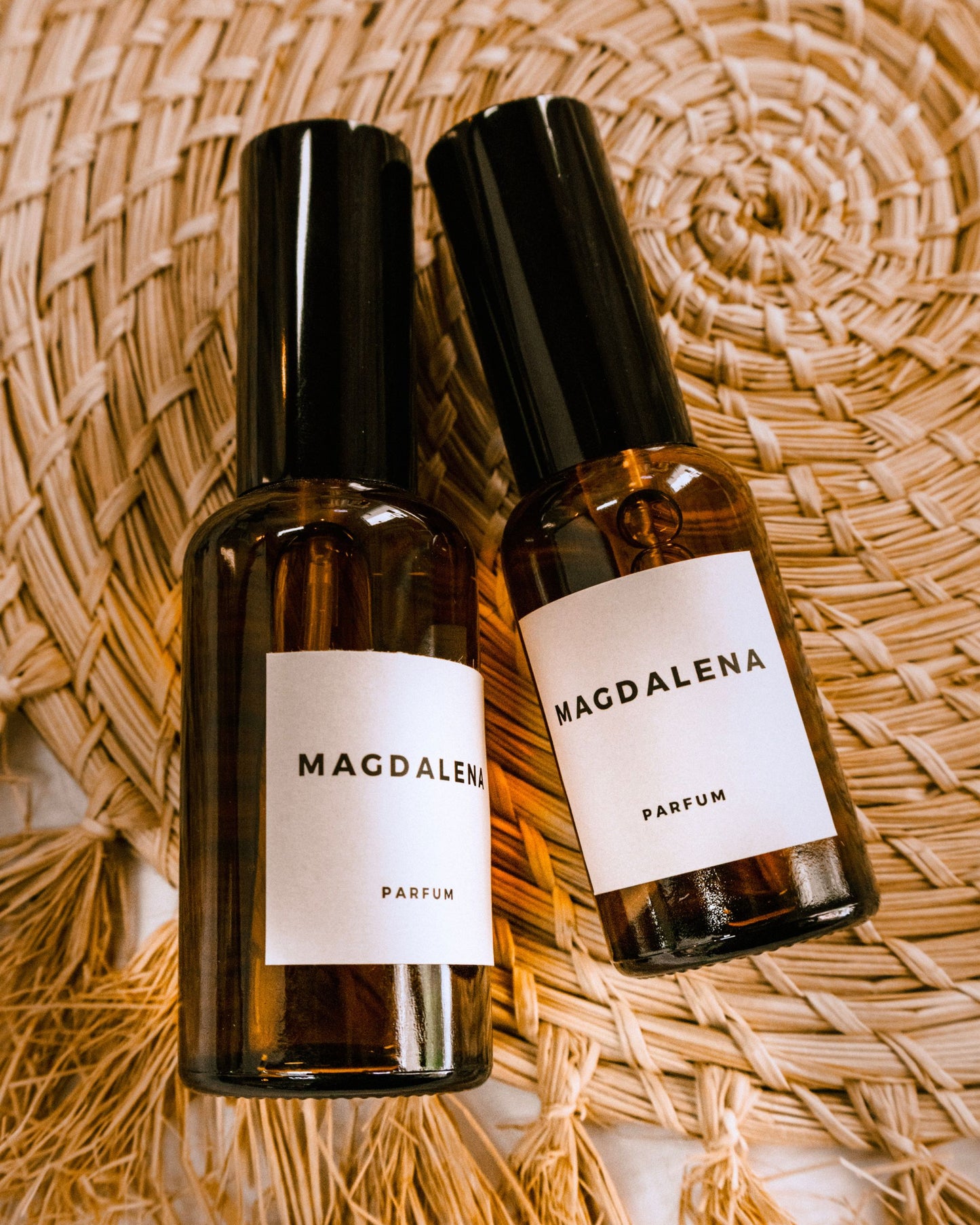 Variedad de aromas de los Perfumes Casa Triada inspirados en escenas y regiones de Colombia, de 30 y 50 ml.