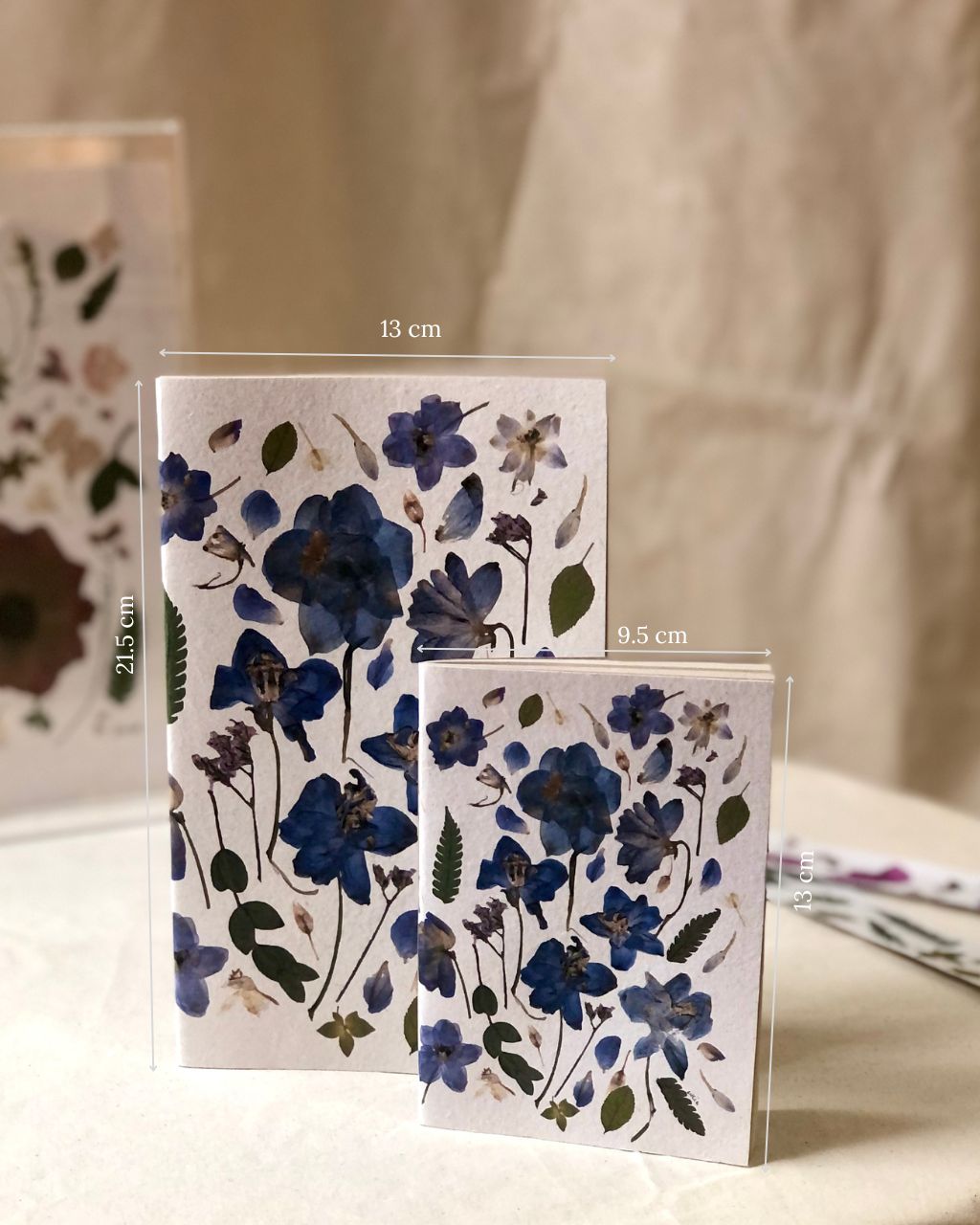 Cuaderno Ecológico con print de flores azules colombianas.