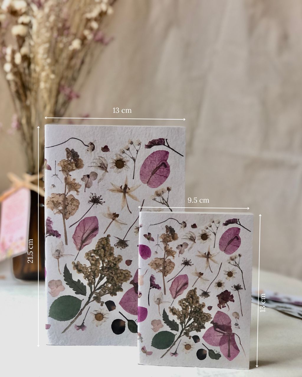 Cuaderno Ecológico con print de flores rosadas colombianas.